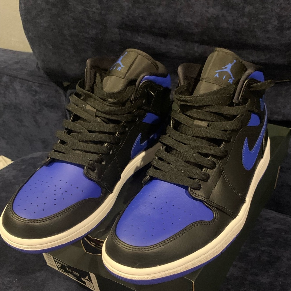 Nike Air Jordan 1 Mids Royals